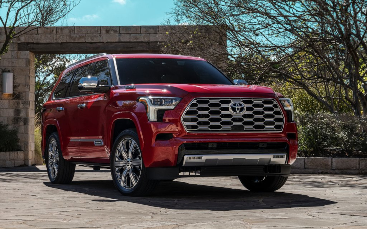 Comparison Toyota Sequoia Capstone 2023 Vs Infiniti QX80 Sensory 